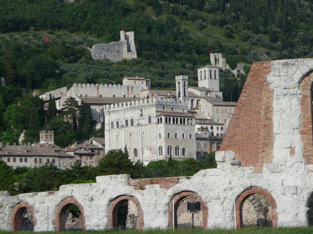 Bed and Breakfast Residenza Di Via Piccardi Gubbio Exterior foto